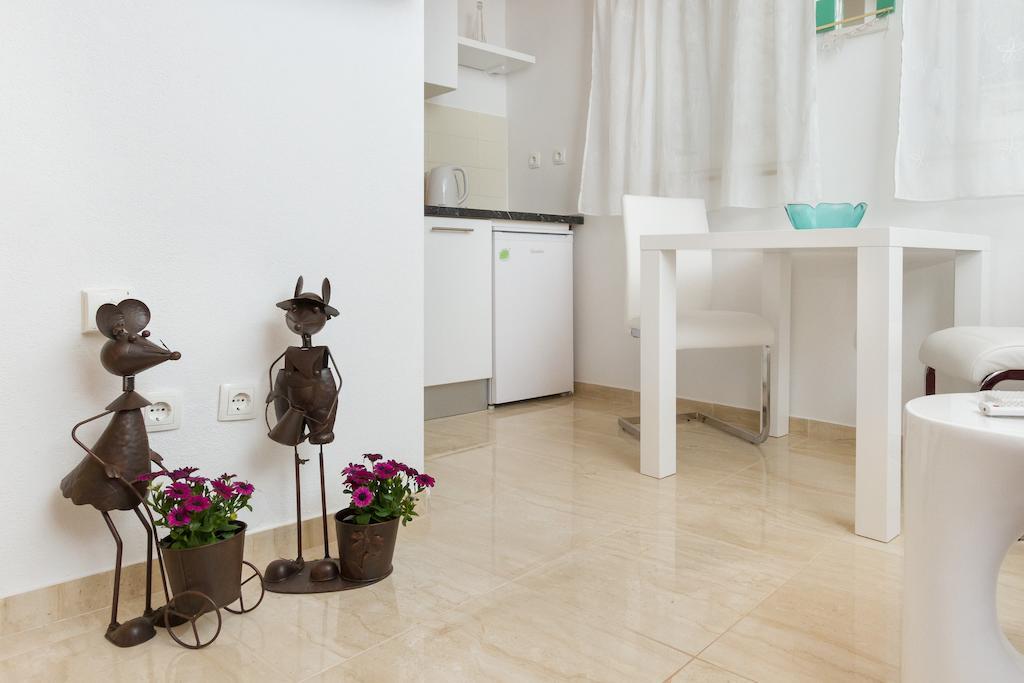 Apartments Vica Šibenik Rum bild